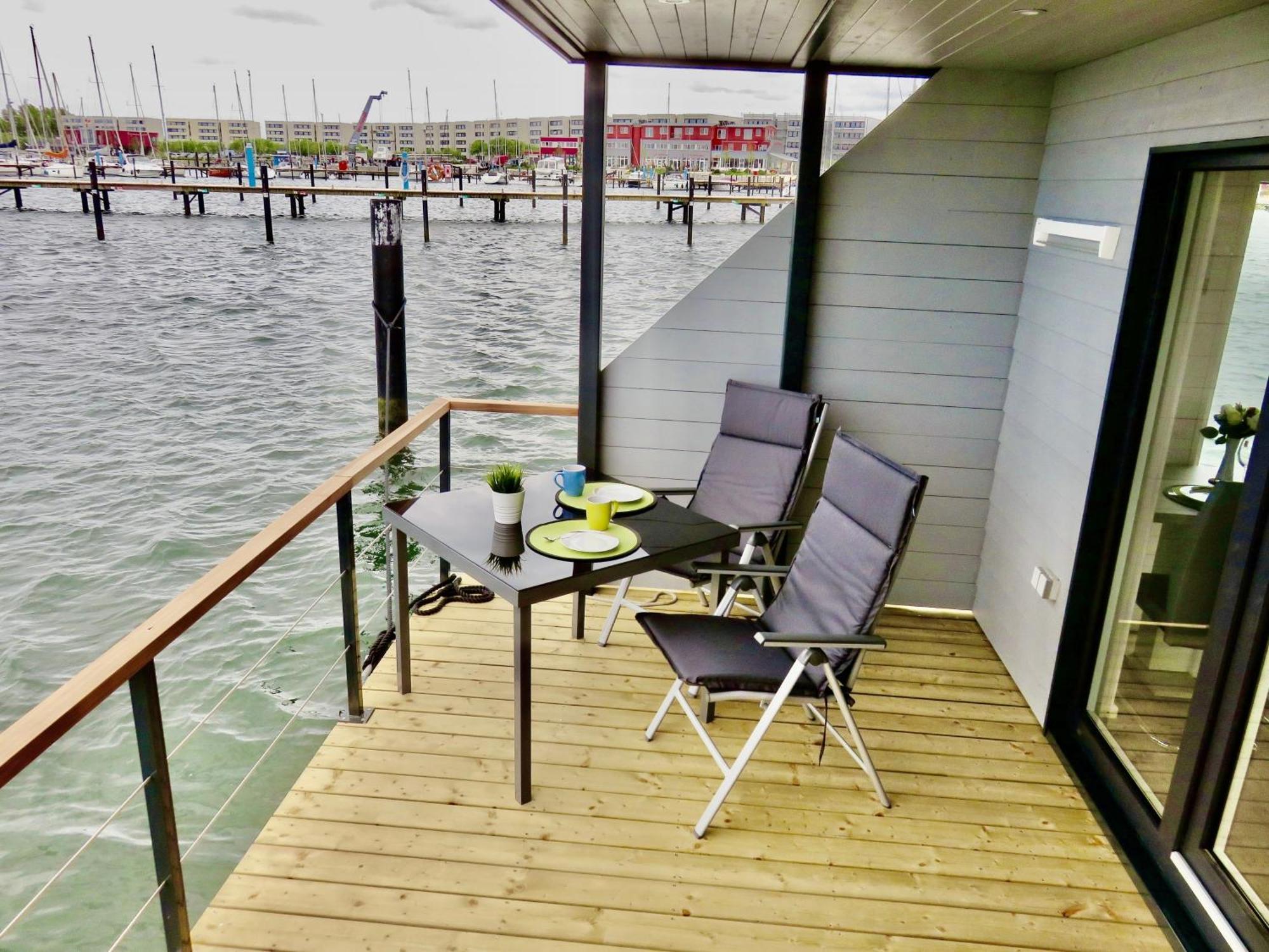 Hotel Hausboot Bali Fehmarn Exterior foto