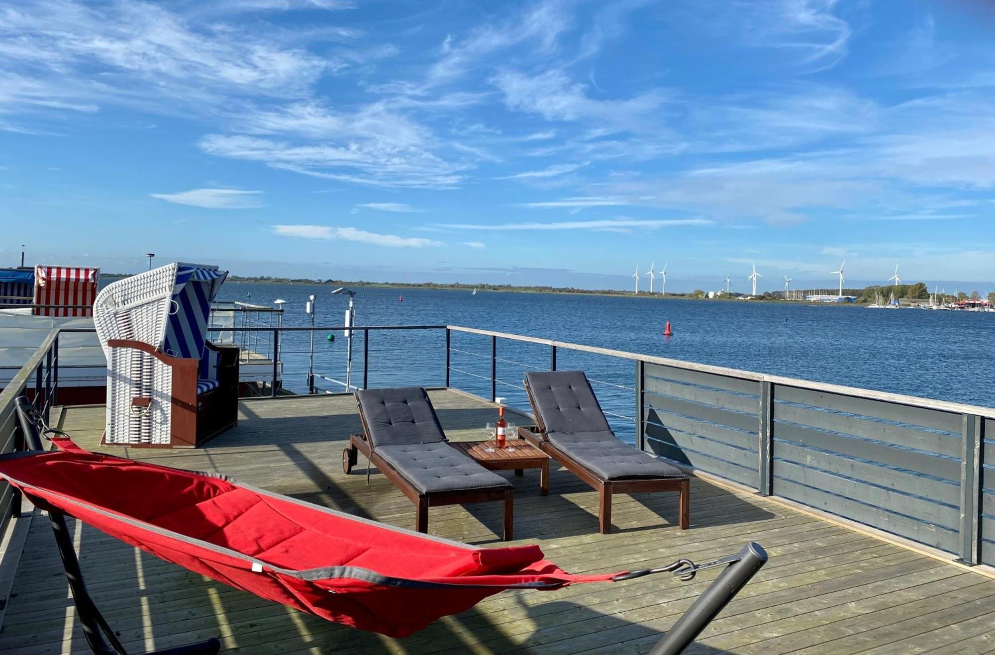 Hotel Hausboot Bali Fehmarn Exterior foto
